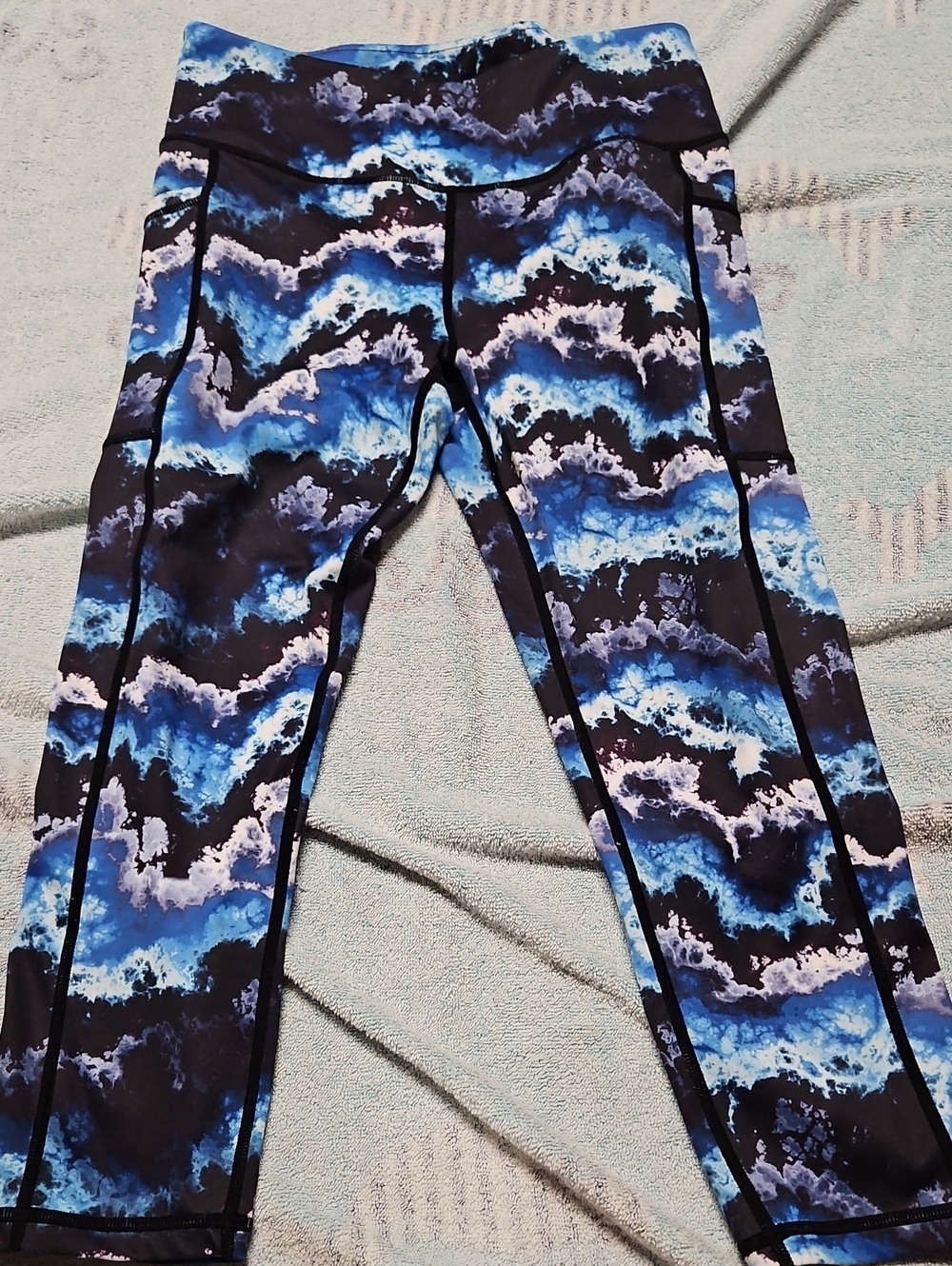 Constantly Varied Gear Blue & Black Tie-Dye Capri Leggings